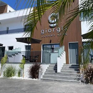giorgis-luxury-apartments.hotelsatayianapa.com/